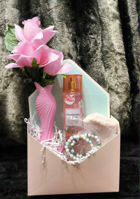 Custom-Made Gift Arrangement – Strawberries & Sunshine